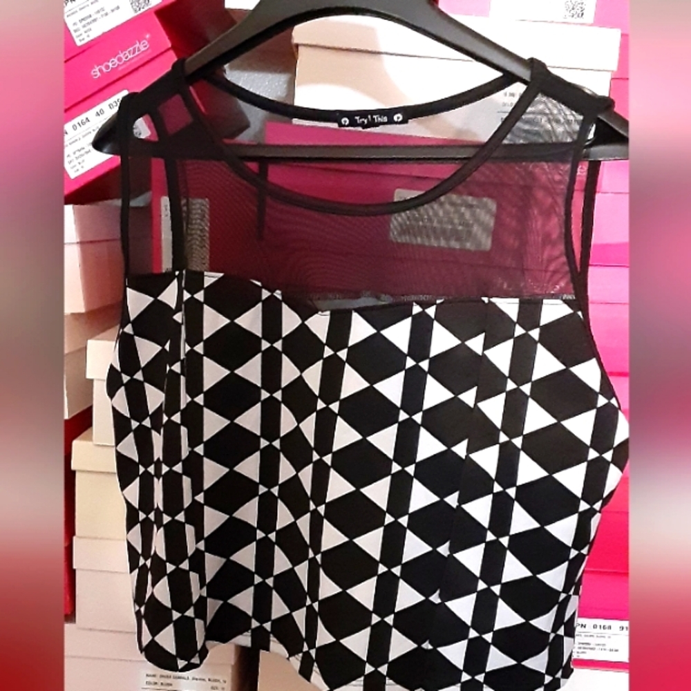 Try!This Gently used size 3X mixed media mesh black/white sleevelesscrop top - Picture 1 of 2